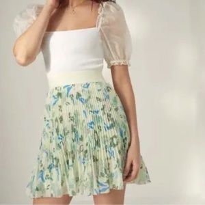 aritzia twirl skirt size extra small